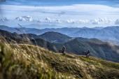 用“登山越岭”造句